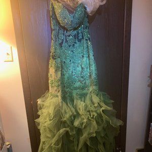 Strapless evening/prom gown